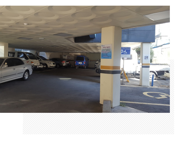1층 주차장